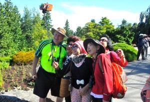 Tom & friends with "selfie"-taker (KB)