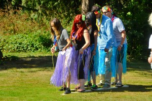 Teamwork on the 4-person skis (KB)